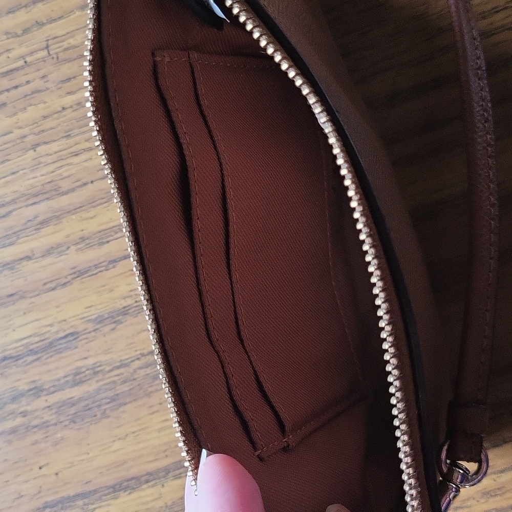 Coach Wristlet - Picture 13 of 17